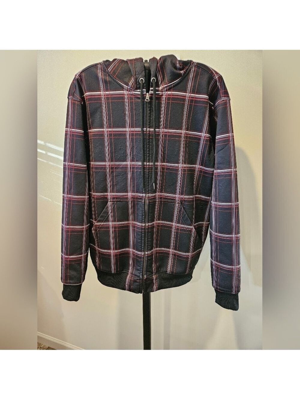 CHAMPS SPORTS MEN'S PLAID ZIPPERED HOODED LONG SLEEVED JACKET SIZE MEDIUM